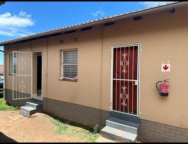 4 BEDROOM HOUSE FOR SALE IN MTHATHA CENTRAL